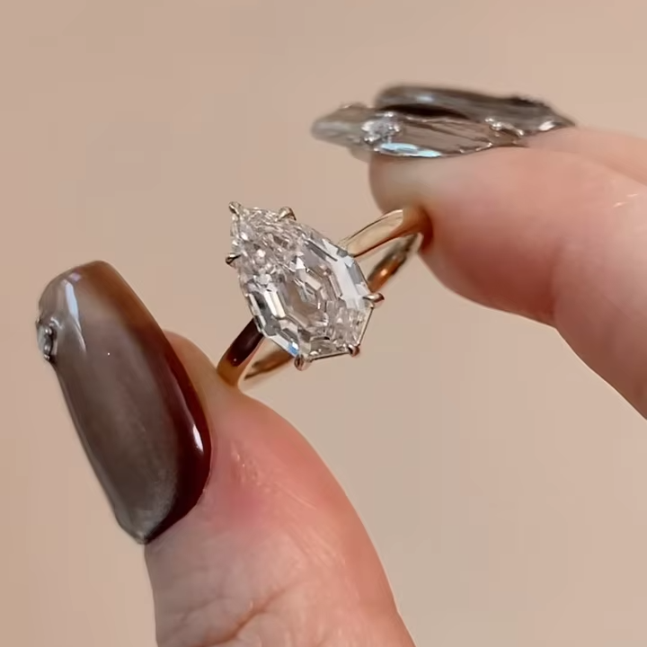 IGI Certified Custom Fine Ring with Pear Step Cut 3 Carats DE VVS  CVD Lab Grown Diamond 18K/14K Gold for Luxury Wedding