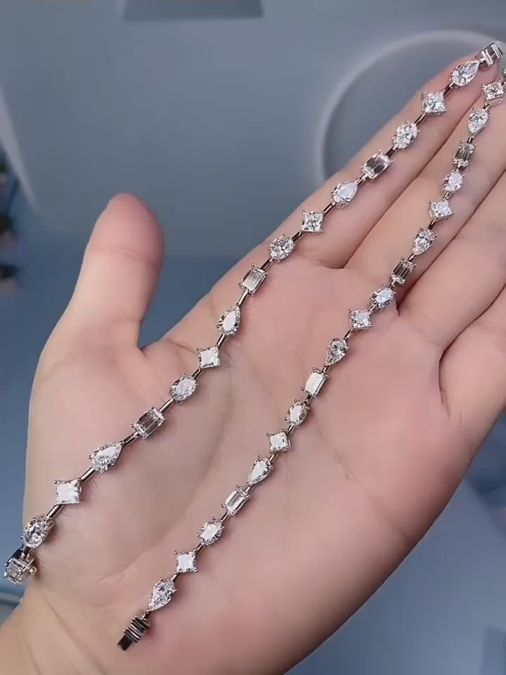 IGI Certified Multi-Shaped Irregular Lab-Grown Diamond Bracelet with VVS CVD HTHP Synthetic diamond 14K Gold for Unisex Pear Cut 3.75*5.75mm Oval Cut 3.80*5.30mm Emerald Cut 3.8*5.4mm Princess Cut 2.8*2.8mm
