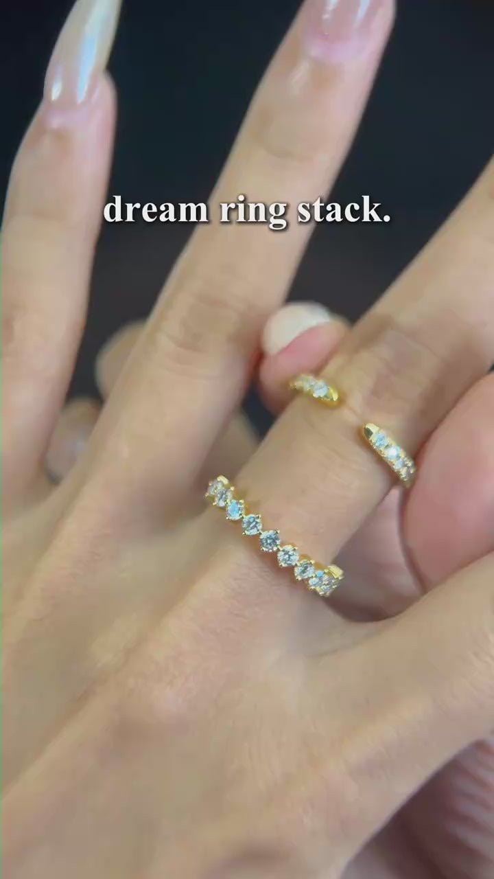 Elegant Stackable Ring Lab Grown Diamond Engagement Ring with IGI Certified 3 Carats Oval Cut E VVS2 CVD
